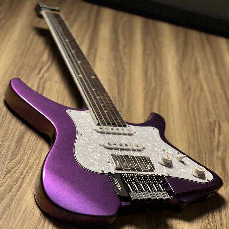 Aguda Black Hole HSS in Chameleon with Pearl White Pickguard